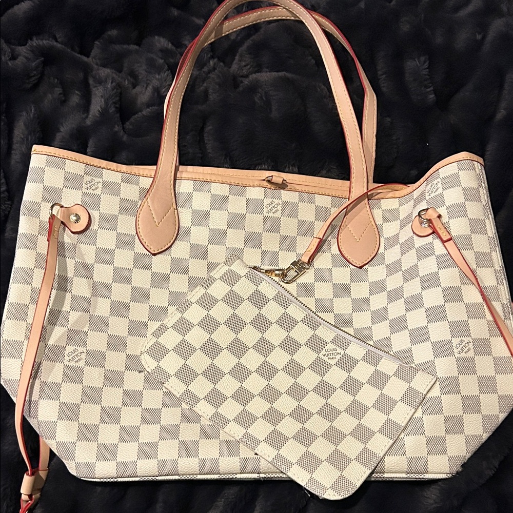 Checkered Tote Bag with Pouch